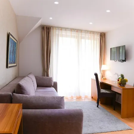 Апартаменты Iris